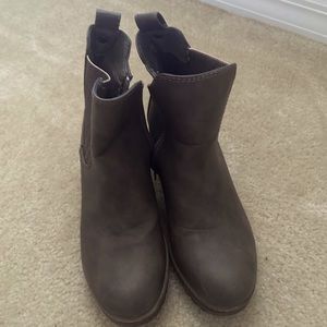 Maurice’s Brown Boot